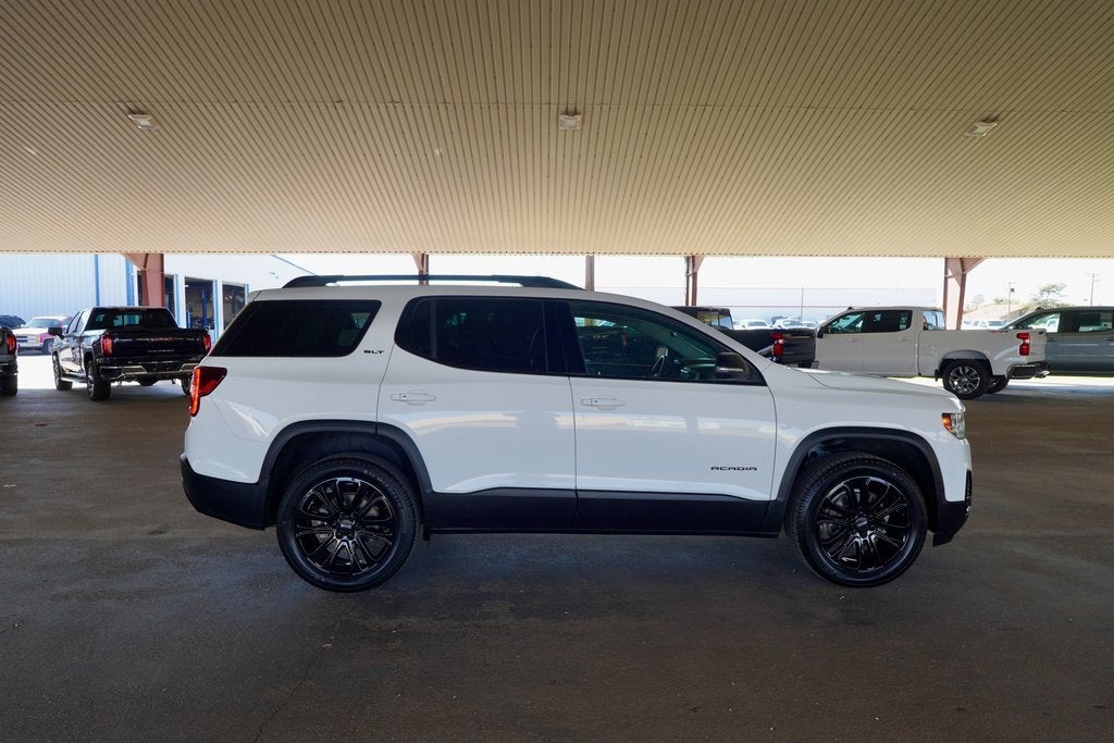 2022 GMC Acadia SLT