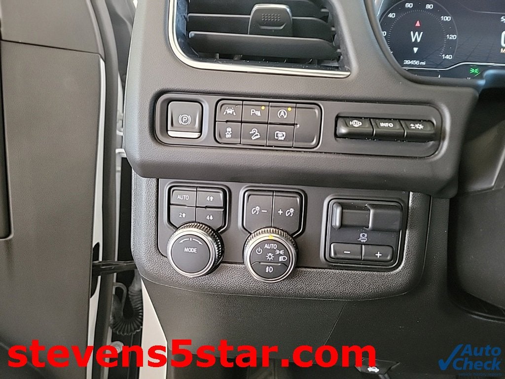 2023 GMC Yukon XL AT4