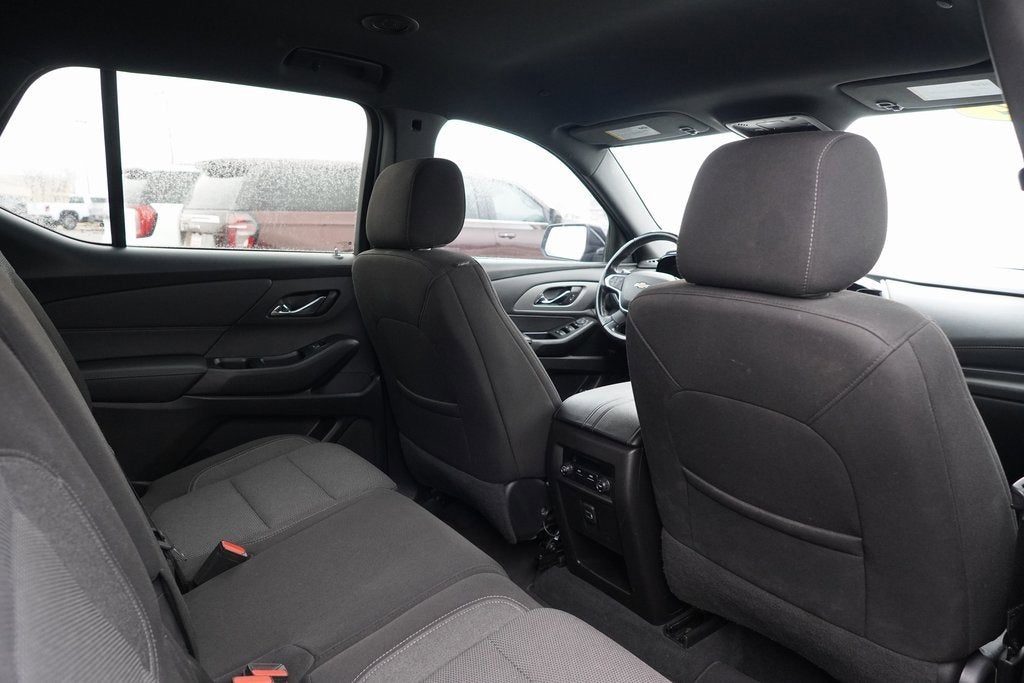 2022 Chevrolet Traverse LT Cloth