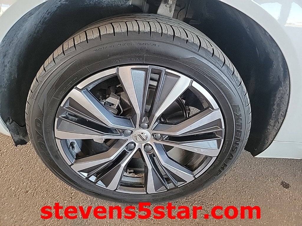 2022 Volvo XC60 Momentum