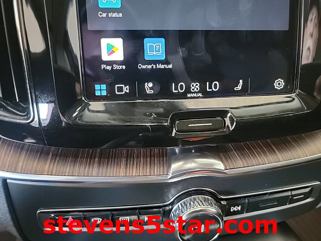 2022 Volvo XC60 Momentum