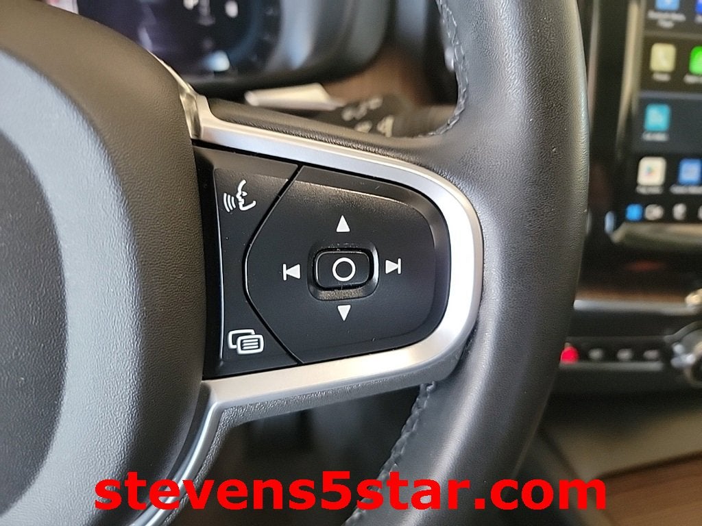 2022 Volvo XC60 Momentum