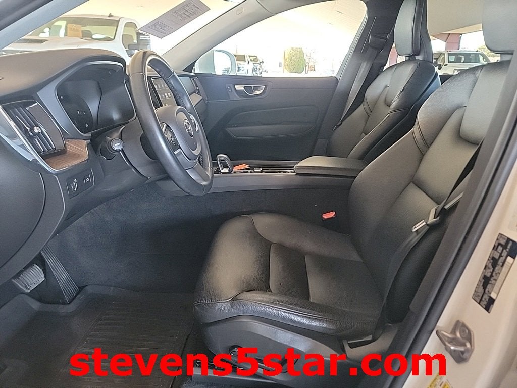 2022 Volvo XC60 Momentum