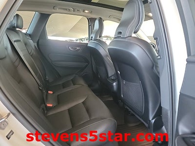 2022 Volvo XC60 Momentum