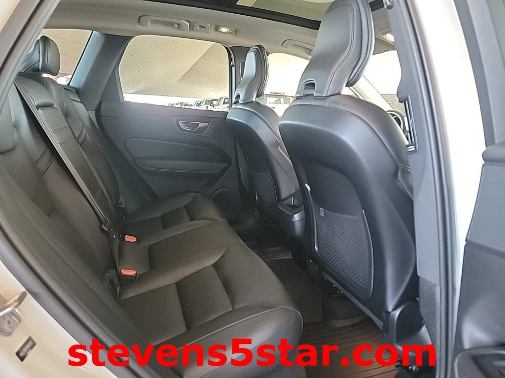 2022 Volvo XC60 Momentum