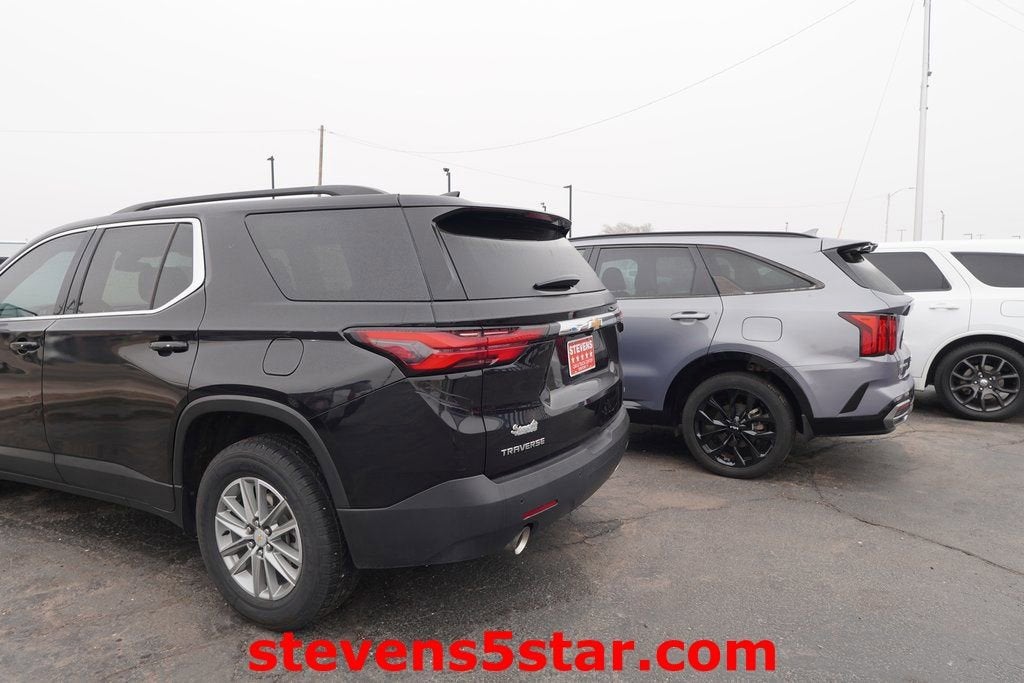 2022 Chevrolet Traverse LT Cloth