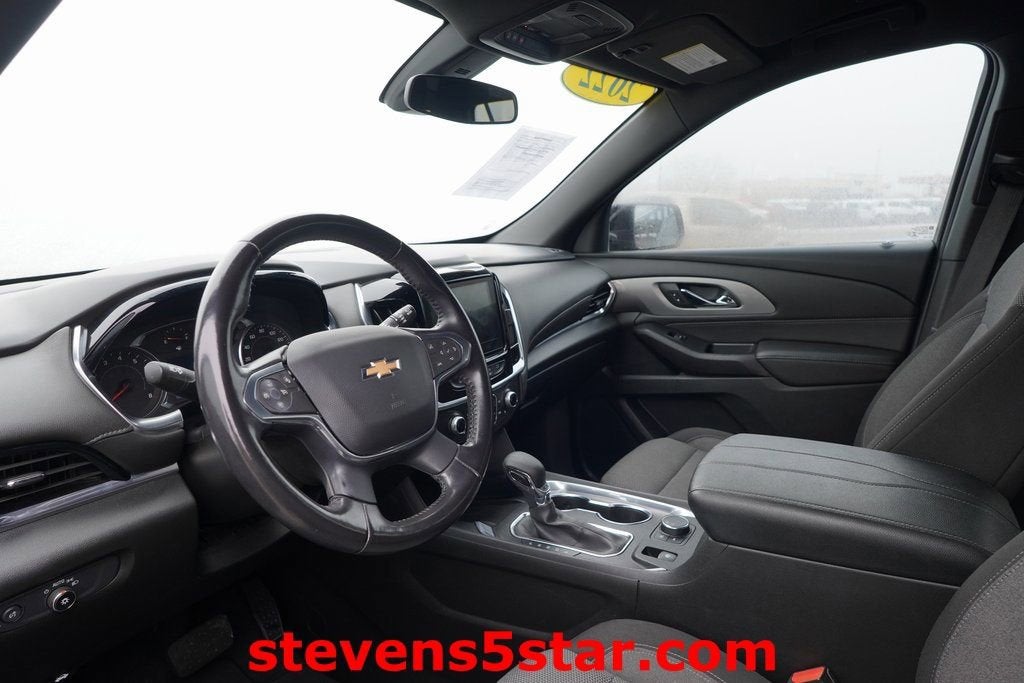 2022 Chevrolet Traverse LT Cloth