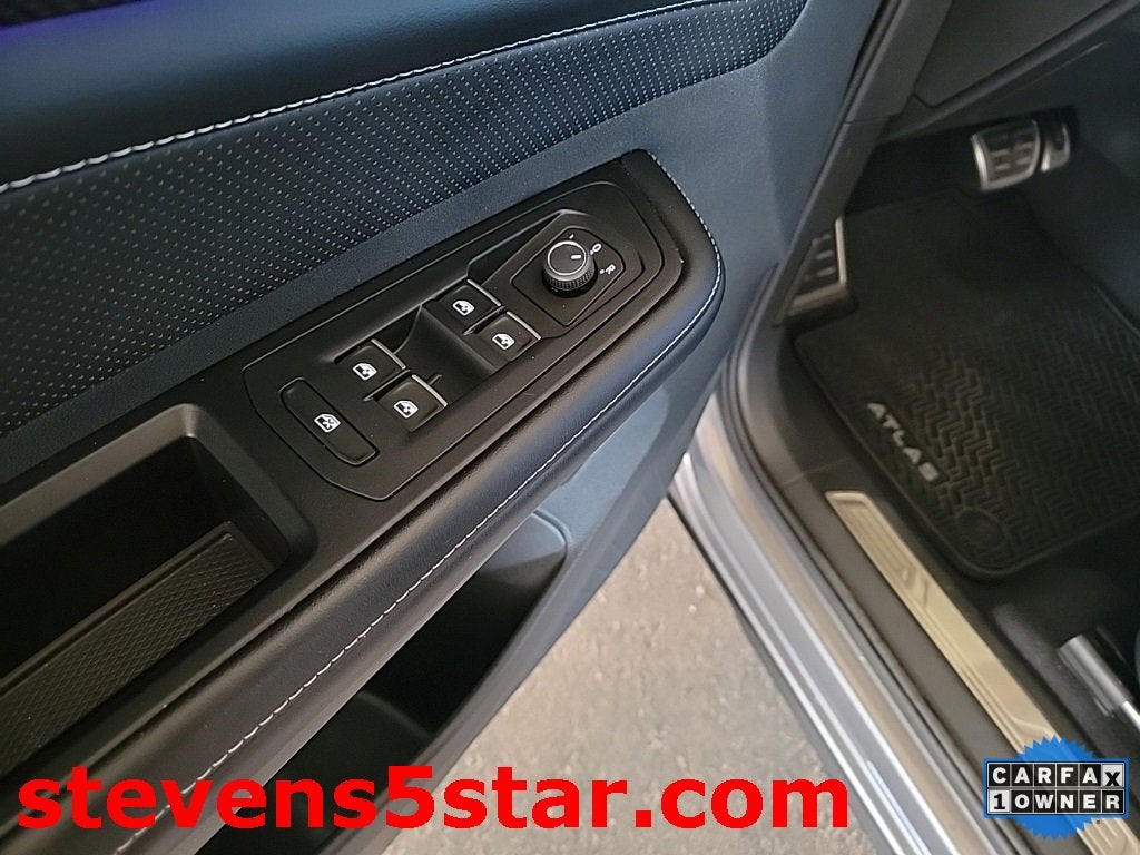 2024 Volkswagen Atlas Cross Sport 2.0T SEL R-Line