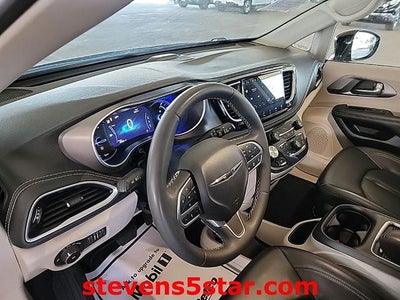 2023 Chrysler Pacifica Hybrid Touring L