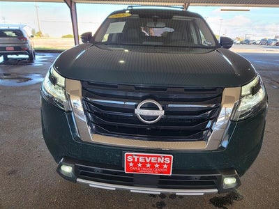2022 Nissan Pathfinder SL