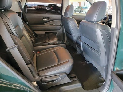 2022 Nissan Pathfinder SL