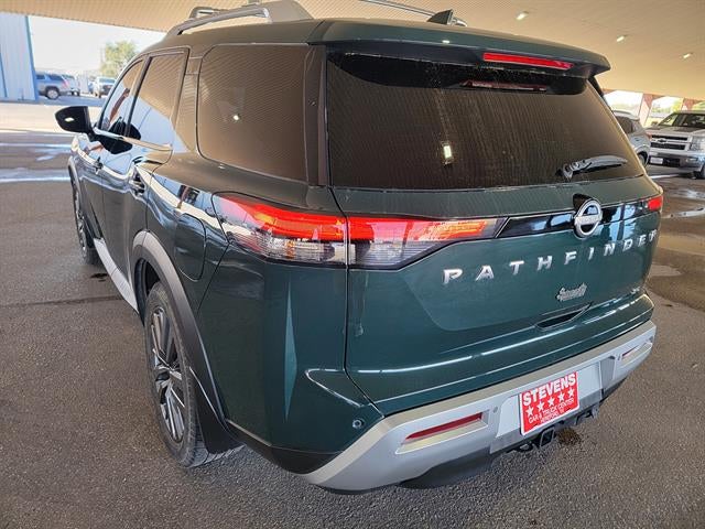 2022 Nissan Pathfinder SL